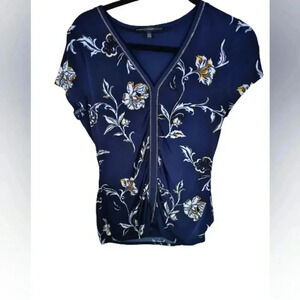 White House  Black Market Floral V Neck Blouse Top Size MP Short Sleeve